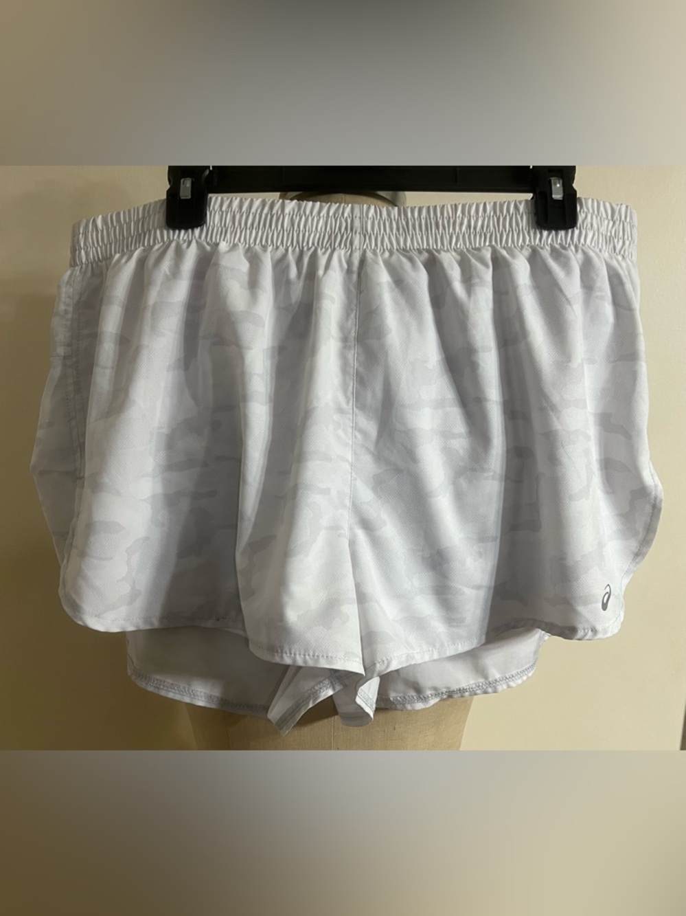 Asics Running Shorts White Camo Swirl Side Slits Elastic Waist Drawstring XL